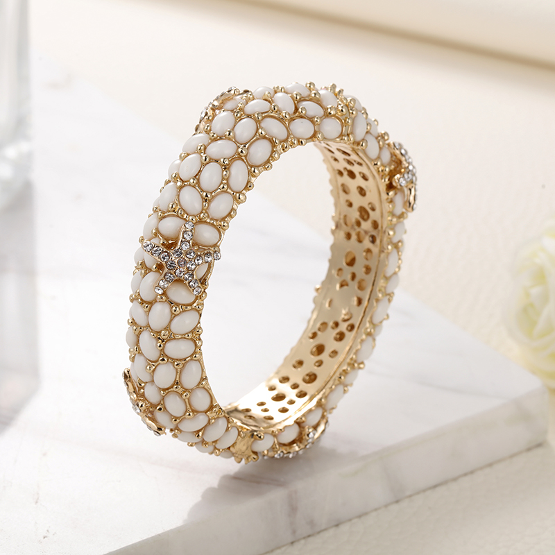 Sally's Paradise Christmas gif - Paradise Jewelry & Watches Llc Photos 评论和价格